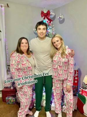 It was a night full of Christmas Eve boxes, mexican food, fun games & we ended the night all piled in the living room watching a movie together 🥹🎄🧑🏻‍🎄 #christmaseve #fypシ゚viral #familyfun #makingmememories #tradition #memorable #christmas #matchingpajamas #singleparent #viralvideo #fy 