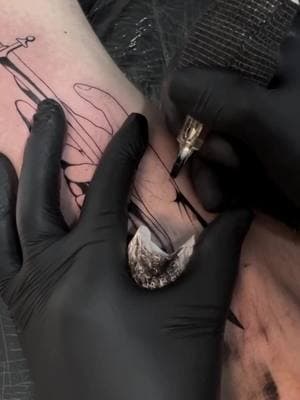 Tattoo process done by our pro team @davide_dw from Italy #pepax #pepaxcartridges #pepaxlance #lancecartridges #tattooing #tattooprocess #tattooart #tattooartist #blackworktattoo