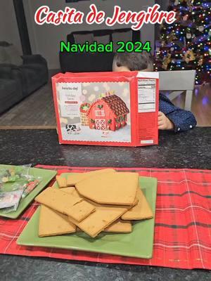 🎅🍪🎄 Casita de Jengibre 🎄🍪🎅 - tiempo de papá e hijo. #AprendeEnTikTok #feliznavidad #dallastx #paratii #merrychristmas #diciembre2024 #texas #momvlogger #momlife #casitadejengibre #creandomemorias #fyp #zxcvb #tendencia #paratiktok #tiktokaslotuyo #papaehijo #tiempoenfamilia #creadoradecontenido 