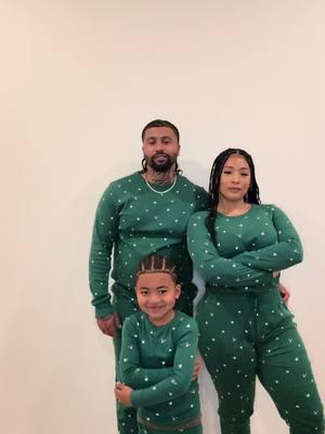 Merry bristmas from #thejohnsons #fypシ゚viral #fyp #viralvideo #fypage #family #funnyvideo #merrybristmas #christmas @Kid Red 