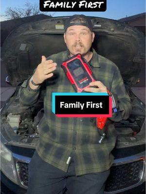 Making sure your family can get home safe and sound #gooloo #batterypack #brokedownvehicle #gooloojumpstarter #gooloobatterycharger #goolooaircompressor 