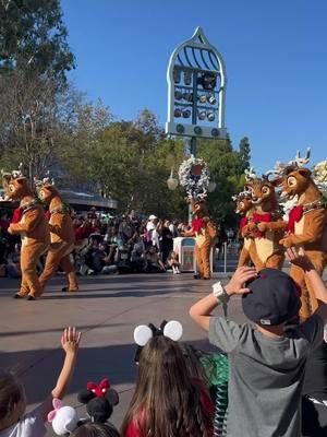 A Christmas Fantasy Parade is filled with so much cheer! #DisneylandResort #Disneyland #HappiestPlaceOnEarth #DLR #Disney #California #DisneyParks #distok #disneyadult #disneyfan #disneyresort #disney100 #achristmasfantasyparade #disneyatchristmas #christmas #parade #reindeer #santa #santaclaus 