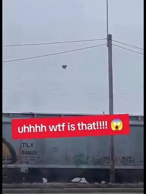 This unidentified object was captured on Christmas Day and left everyone scratching their heads. Was it a kite or Jellyfish UFO? Why is the bottom pulsating if it’s a kite? #theparanormalchic #jellyfish #ufo #uap #kite #christmas #weird #paranormal #ufology #ufocommunity #ovni #ufocatcher #ufoキャッチャー #ufosky #paranormalinvestigation #alien #fyp 