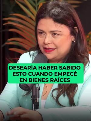 Mi querida comunidad, quiero compartirles un consejito que para mí ha sido EL SECRETO para empezar a construir un portafolio de inversiones sólido, con visión a largo plazo y sin mucho dinero ‼️✨ Si estás pensando en invertir en Bienes Raíces aquí en USA, te voy a decir lo que yo siempre recomiendo: combina los Préstamos FHA o Convencionales con la compra de un Dúplex o Multifamily. Créeme, esta estrategia es una maravilla para comenzar porque aprovechas al máximo las oportunidades que el sistema aquí nos ofrece. Y así es como empiezas! Compras tu primera propiedad, vives en una unidad y rentas las otras. Luego, el truco está en reinvertir las ganancias de esa primera propiedad para financiar la próxima. Poco a poco, tu portafolio de inversiones va creciendo y antes de que te des cuenta, ya tienes un ingreso pasivo que te de mayor libertad. 🫶🏼💸 Recuerda: el sistema aquí en los Estados Unidos está diseñado para ayudarte!! Pero el éxito depende de tu planificación y visión a largo plazo. 😉 Comenta sobre que tema te gustaría que hable en mi próximo video, y si tienes dudas, también déjala en comentarios que estaré respondiéndote con mucho gusto, Mi corazón siempre está dispuesto ayudar a mi gente. ❤☺☺ Y Si deseas que te acompañe en este camino de inversiones para generar ingresos pasivos en este 2025, agenda una consulta gratuita con mi equipo. Escríbenos al +14073643056 y te guiaremos hacia tus objetivos financieros. 💸 Bendiciones ! 💫🧑🏼‍🎄 #soygiselarojas #giselarojas #realstate #inversión #latinosenusa #bienesraices #inmigrantesvenezolanos #venezolanosenusa #florida #latinosenflorida