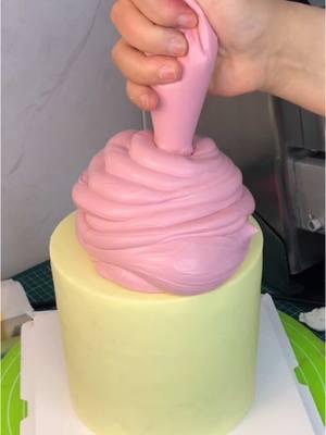 #Capcut Pink Christmas Tower🎄#fyp #cake #beautifulcake #cakepiping #cakedecoration #buttercreampipingvideo #pipingbuttercream #pipingtips #caketutorial 