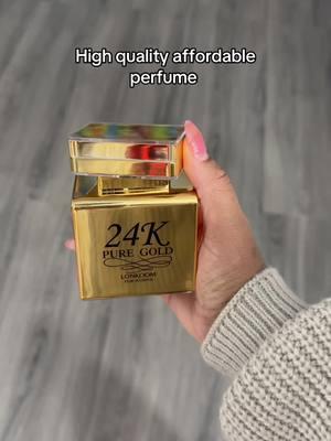 This smells so good. #perfume #womanperfume #24kgold #MomsofTikTok #mom #goodsmells #fyp 