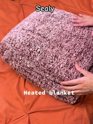 Fuzzy Heated blanket is a perfect gift to your loved ones. #HeatedBlanket #FuzzyBlanket #TikTokShop.