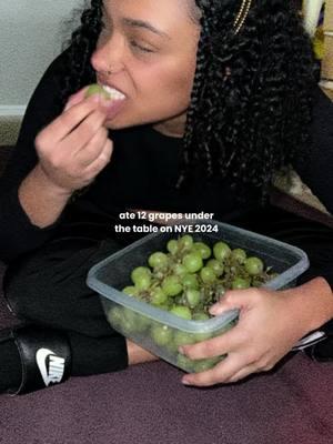 #2025 #twelvegrapes #grapes #newyear #newyearseve #happyholidays #happy #blacklove 