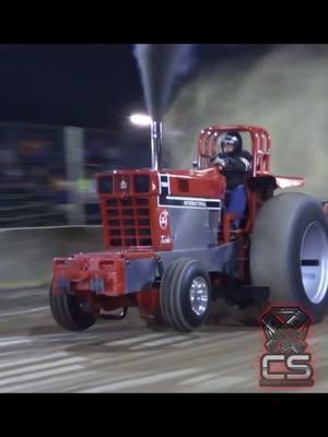 Throwback to the Wolfs Corners Power Pulls #tractor #tractorpulling #hotfarm #international #brianmcconnell #wolfscorners #wolfscornerspowerpulls #cspullingpromotions #promote365