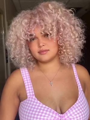 A little bit of magic, a whole lot of #pinkhair ✨ @rosicurlss transformed her client with a magical #Glinda-inspired look and the result is incredible 🪄 Drop a comment if you’re obsessed with these bouncy pink #curls 💖💫 #WellaFormula: Lightener: #Blondorplex + 3% Toner: Illumina Color 10/05 Glaze: Shinefinity 09/65 Treatment: #WellaULTIMATEREPAIR for gorgeous shine #wella #wellahair #hairtok #hairoftiktok #WellaXWicked #MagicInTheHair