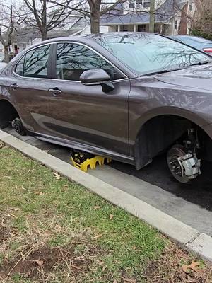 #anotherone #toyotacamry #wheellocks #fyp #fypシ #dmv #dmvtiktok #wheeltheft #stolenwheels 