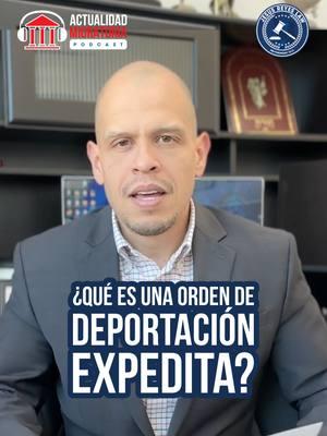 ¿Qué es una orden de deportación expedita? Una orden de deportación expedita ocurre directamente en la frontera y es emitida por agentes de la Patrulla Fronteriza junto con agentes de inmigración. Este tipo de orden no requiere que la persona comparezca ante un juez de inmigración. Se trata de una deportación rápida desde la frontera, que generalmente incluye una penalidad de reingreso de cinco años. Es importante entender las implicaciones de estas órdenes y cómo podrían afectar su situación migratoria. 📞 Contáctenos hoy mismo para programar una consulta legal de inmigración. Podemos revisar su caso y guiarle. ¡Estamos aquí para ayudarle! _____________________ ¿Necesita ayuda con un caso de inmigración? Atendemos casos a nivel mundial. ¡Contáctenos para comenzar a resolver su caso! Para información detallada de nuestras consultas y días disponibles, contáctenos. Teléfono USA: 888-MI-GENTE (888.644.3683) WhatsApp (Internacional) +1 (305) 586-9418 _____________________ Visite nuestra página Web: https://jesusreyeslaw.com _____________________ Obtenga los libros del abogado Jesús Reyes: “De indocumentado a Abogado” y “La pequeña guía práctica para inmigrantes”. https://jesusreyeslaw.com/libros/ _____________________ * La información en esta publicación NO ES UN CONSEJO LEGAL en un caso específico. Cada caso es diferente, y la asesoría de un abogado de inmigración es recomendable. Si usted necesita asistencia legal en su caso, le recomendamos agendar una consulta con nuestra firma. . . . #jesusreyeslaw#jesusreyeslegal#abogado#usa#immigration#miami#inmigracion #abogadodeinmigracion#migracion#asilo#residencia#tps#parole#asiloenlafrontera#visa#permisodetrabajo