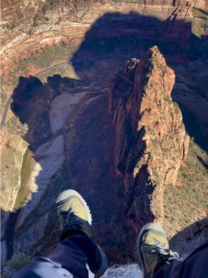 Would you sit here? 🤔 #vanlife #roadtrip #travel #zion #angelslanding 