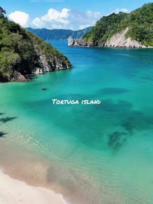 Tortuga Island is a MUST! Send me a DM to book this amazing tour. #costarica #jaco #jacocostarica #tortugaisland #costaricacool #costaricacool #costaricavacation 