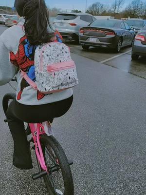 🫠🤣 testing my daughter's new ride! regalo de mi hija 🥰🩷 #mongoosebikes  #fyp #enparatii #momlifebelike 