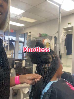 Watch me work 😍🥰 #like #comment #share #follow #braiderlife #protectivestyles #viral #explorepage✨ #trusttheprocess #neat #braids 