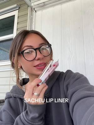 Been wanting to try this peel off lip liner stuff from SACHEU for so long !!! #lipliner #sacheu #peelofflipliner 