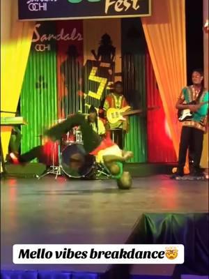 I WAS ONE OF THE BEST DANCERS IN JAMAICA 🇯🇲 #dance #mellovibes #fyp #breakdance  