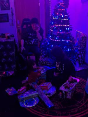 Merry Christmas from the Alchemists Family, thank you for giving my famiky a beautiful Christmas through supporting my art 🙏🏻💙 this was everything our hearts asked for #heart  #happyheart #merrychristmas #christmas 