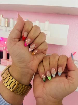 El mejor “feeling” uñitas recién hechas por la mejor. Colores muchos colores. #teachersoftiktok #teachernails #colorfulnails❤️💚💛🧡💙 