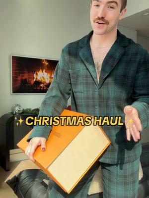 the best Christmas haul a guy could ask for #christmashaul #louisvuittonlover #lv #allclad #byredo #111skin #thombrowne #masonpearson #amiparis #ralphlauren #luxurygifts #bedding #thecitizenry #linenbedding   