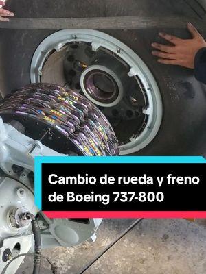 Cambio de freno y rueda de un Boeing 737-800 #aviadores #aviation #avion #mechanic #aircraft #interestingfacts 