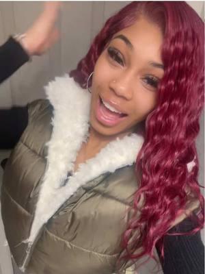 Christmas tok🥰 #christmas #merrychristmas #burgandy #burgandywig #foryou #foryoupage #fypシ #fypシ゚viral #viral #viralvideo #blowthisup #fypp #blackgirl 