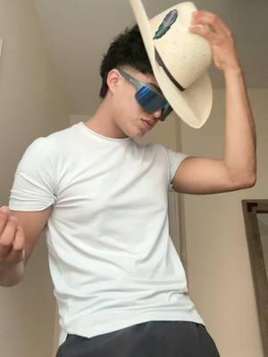 Insta: Lorenzo.alvarez.t #fyp #parati #zacatecas #viral #vaquero #foryou #guapo #vaqueros #virales #cansion #huapango #huapangos #bailes #vaquerosguapos #pasitosatevo #norteñas #baile #lorenzoAT 