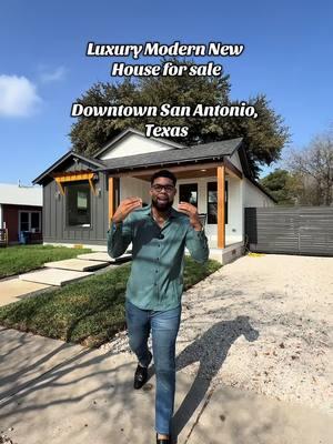 Luxury new construction house for sale in San Antonio, Texas 🙌🏽 6 mins from downtown, no HOA community, 100% financing available 🙌🏽 Requirements 👇 - 620+ credit score - 2 years of total work history - $7000 + House hold monthly gross income #sanantoniotxhouses #sanantoniotx #newconstructionhouses #housetour #sanantoniorealtor #modernhouses #movingtotexas #downtownsanantonio ##houses #houstontexas #austintexas #dallastexas #sanantoniotexas #luxuryhouses #newhome 