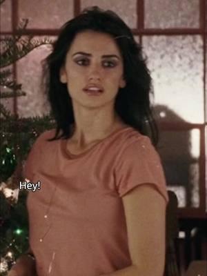 rip to the Christmas tree 😔 #Noel #PaulWalker #PenelopeCruz #holidays #christmas #christmasmovie #whattowatch #toxic #jealous #fight #latinotok #fyp #parati