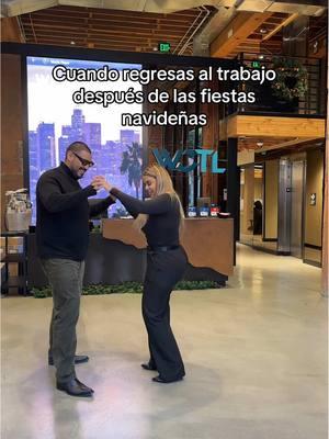 Todavía escuchamos la música 💃🏻🕺🏻 #humorlatino #humorlatinos #humorlaboral #fiestasnavideñas #bailandoentiktok #trabajos #companerosdetrabajo #compañerosdetrabajo @Rob H @Araceli C. Moreno 