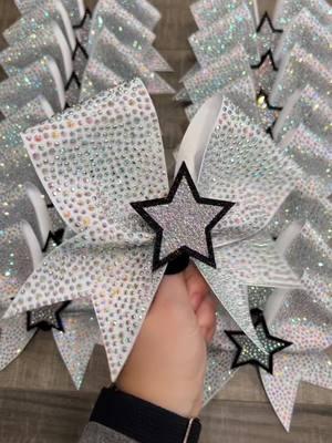 This trend but with a cutie order I just shipped out😍✨ #cheerbowbusiness #cheerbowtok #SmallBusiness #cheercheck #cheerbows #allstarcheer 