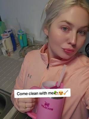 Come clean with me, The apartment was a mess, from the holidays 🎁🏡💞 But I straightened it up, Next will be bedrooms & the bathrooms, but I got to go to Walmart 🤷🏼‍♀️✨️😊 #Cleaningtok #Cleaning #Blogger #Comecleanwithme #pink #cleaningmotivation #CleanTok #clean #Messyhouse #fyp #Dayinthelife #Grwm #Dmv 