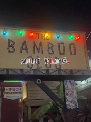 If you didn’t go Christmas bar hopping this year make sure you do next Christmas 🎅 first place was @The Bamboo Club and the second was the ordinaire tavern #CapCut #imover21 #christmas #chrismasbar #christmasbarpopup #longbeach 