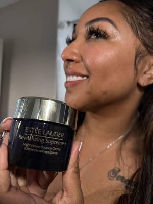 Get unready with me after a night out with the girls with @Estée Lauder Revitalizing Supreme+ Night Power Bounce Cream @Community X SEEN #esteelauder #GIFTEDBYESTEELAUDER #revitalizingsupreme #nighttimeskincare #communityxseen #fyp #getunreadywithme #ugc #ugccreator #ugccontentcreator 