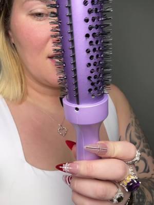 Volumize my hair with me #volumize #hair #heatedroundbrush #roundbrush #hairtok 