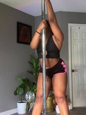 Body roll appreciation post #poledance #beginnerpoletricks #homepole 