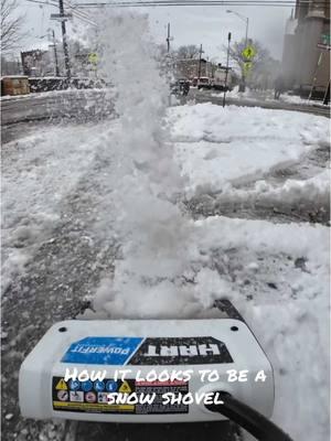 Who else is spending their day clearing the snow?🙌 📸: @Anthony Carrino  #DoItWithHART #snowblower #snowthrower #snowshovel #snowclearing #snow #batteryoperated 