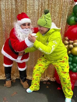 #santavsgrinch 