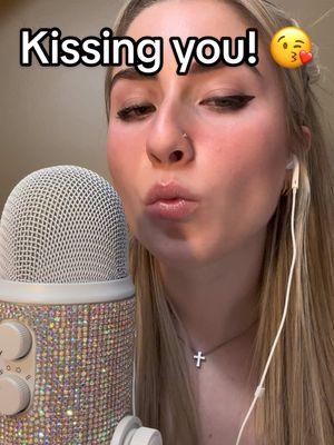 How many did you count? #asmr #tingles #relaxi #kiss #kissing #licks #mouthsounds #counting #fyp #makeup 