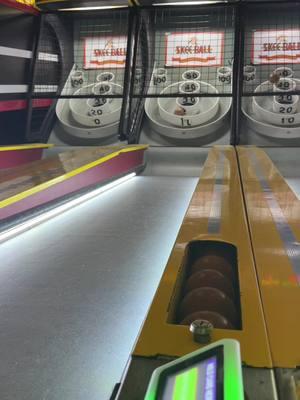 Un lugar perfecto para disfrutar una tarde con amigos o familiares en Atlanta! Puedes elegir solo entrar para disfrutar de algunos de sus juegos durante 3 horas, elegir una experiencia VIP que incluye acceso a los juegos y Bowling, hasta hacer una reservación de una cabaña para un evento o fiesta privada! Los precios comienzan desde $25 por persona! Ve a su página Oficial @your3rdspot para ver más detalles de precios y reservas 📍Your 3rd Spot #atlanta #atl #georgia #your3rdspot #atlblogger #atlantablogger #atlactivities #georgia #atlfoodies #atlfoodiesquad #atlfood #foodreview #traveltips #atlantaeats #atleats #winter 