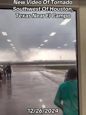 New video of the tornado southwest of Houston earlier today near El Campo. 🎥: Cindy Cerny Willrich #weather #severeweather #tornado #texas #houston #fyp 