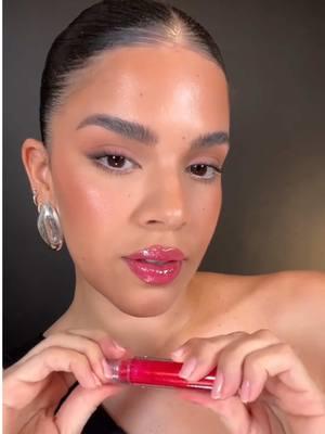 @catherine with the prettiest shimmer — ShineOn Lip Jelly in Iced XOXO ❄️💋 #lipgloss #lipjelly #tower28 #holidaymakeup 