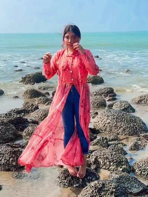 Oh Mahi oh Mahi🫰🏻✨🎀 #usbdtiktoker🇺🇸🇧🇩 #coxbazarbeach #coxbazar #oldmemories #foryoupage #foryou #fypシ゚viral #sylheti_furi #sabina98 #ohmahiohmahi 