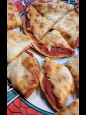 #ketopizza #lowcarbpizza #pizza #diabeticfriendly  430° f 13 minutes. 