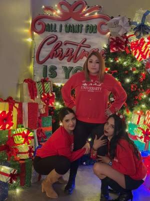 #CapCut #jcpenney #friendship #friendsmas2024 #awkwardphotoshoot #jcpennyphotoshoot 