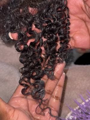 Aloe Vera is our go to for moisture & detangling 💁🏽‍♀️ #protectivestyles #naturalhair #curlyhair #curls #aloevera #aloeveragel #naturalhairstyles #princessaveya #aveyamarie #hairstyle 