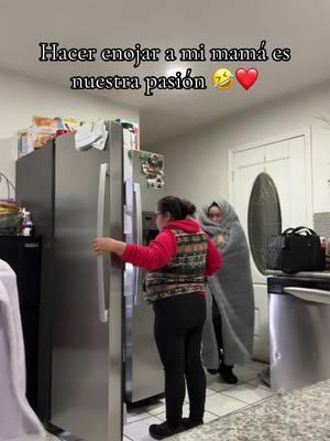 Jaja nos va venir corriendo de la casa 🤣 @Lizbet Reyes @Lizet Reyes #paratii #viralvideo #fypシ #videos #fyp #viraltiktok #paratiiiiiiiiiiiiiiiiiiiiiiiiiiiiiii #twinsss #sisterlove❤️ #🤣🤣🤣 #funny #fyppppppppppppppppppppppp 