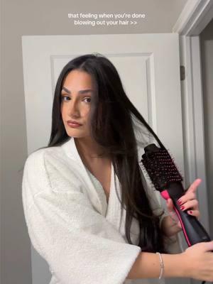 20 mins later!! + nothinggg better than a good hair day 🫶🏼  @revlon @Revlon Hair Tools #hairtok #hairtransformation #haircare #blowoututorial #hairtutorial #hairstyles #revlonhairdryerbrush 