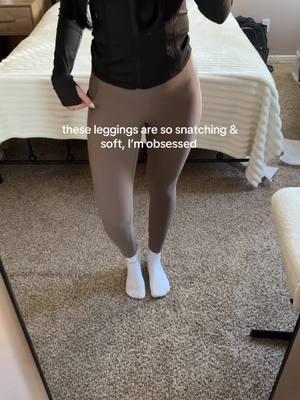 Halara’s leggings are a girl’s dream come true!!! Soft, comfy & snatching omggg #halara #halaraworkleisure #halaraleggings #momleggings #comfyleggings #tiktokshopcreatorpicks #tiktokshopyearendsale #newyearnewaura 